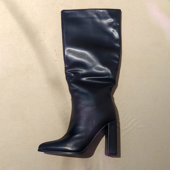 Boots - Picture 2 of 6